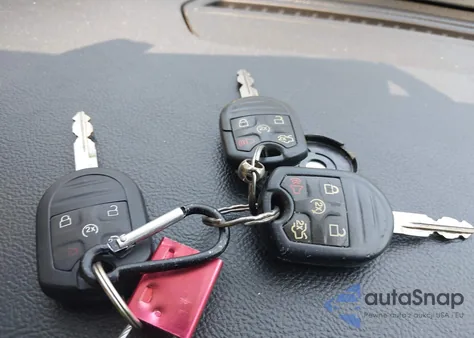 2013 Ford Taurus Limited z USA, uszkodzony, nr VIN 1FAHP2F81DG225389